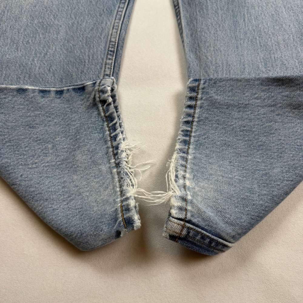 Vintage Levis 550 Relaxed Fit Tapered Leg Jeans Light Wash 34x31 Mens 90s Denim - Picture 9 of 11